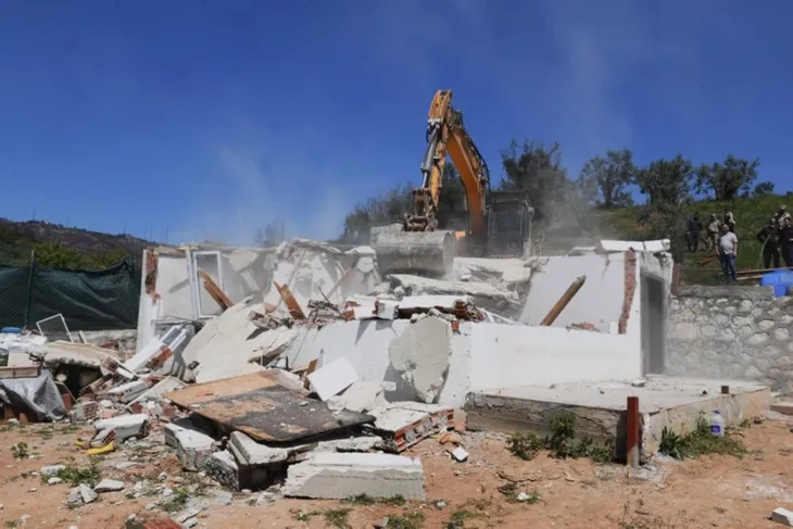 25 kaçak yapı Bursa'da yıkıldı
