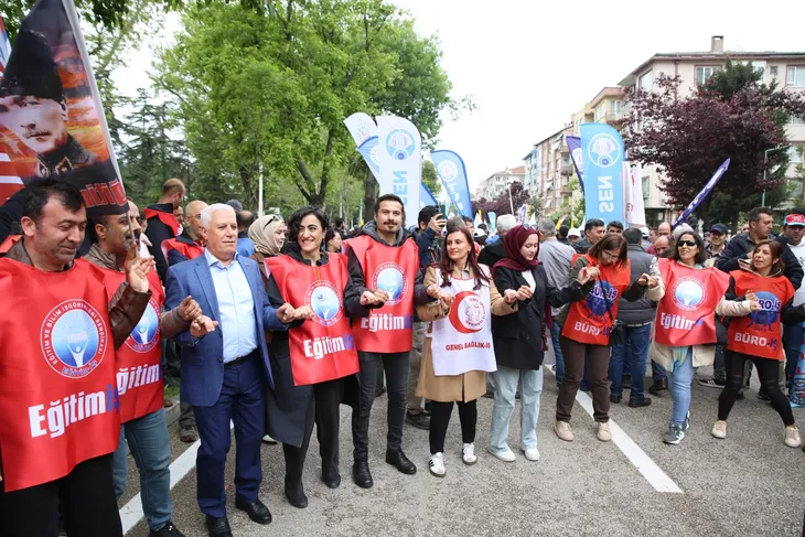 Bursa’da 1 Mayıs coşkuyla kutlandı