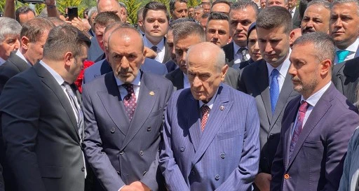 Bahçeli, Ülkücü Şehitler Anıtı’nı ziyaret etti