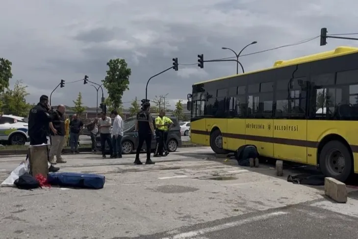 Otobüsün altına giren motosikletli genç hayatını kaybetti