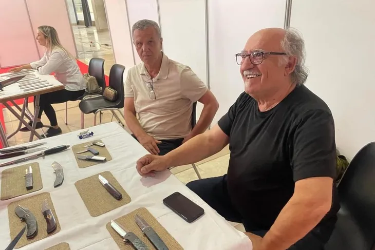 Ressamlıktan bıçak ustalığına